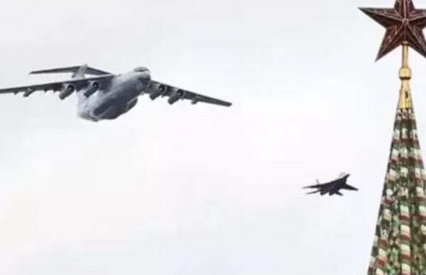 Ngeri! Pesawat Kiamat Rusia Terbang di atas Langit Moskow Picu Perang Nuklir