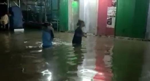 Diguyur Hujan 3 Jam Ratusan Rumah Warga  di Kota Sorong Terendam Bnjir Bandang