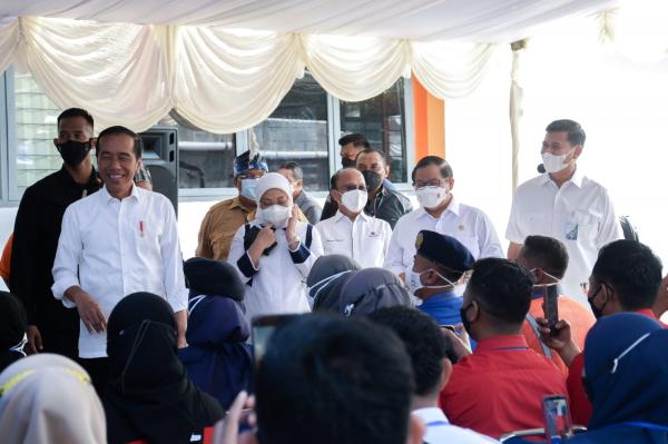 Presiden Jokowi Ingatkan Pekerja di Baubau dan Buton Tidak Menggunakan BSU untuk Hal Konsumtif