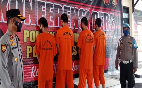 Rebutan Lahan Jualan, Polisi Amankan Empat Pelaku Penganiayaan di Taman Cilaki Bandung