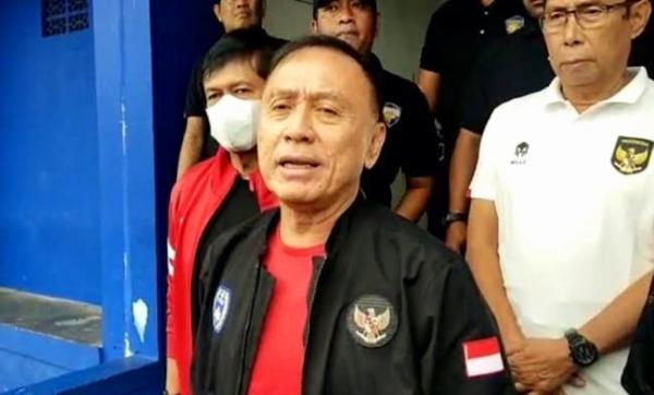 Tegas, Mahfud MD Minta Iwan Bule Mundur dari Kursi Ketua Umum PSSI