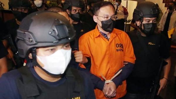 4 Buronan Kasus Judi Online Diboyong Polisi ke Indonesia dari Malaysia dan Kamboja