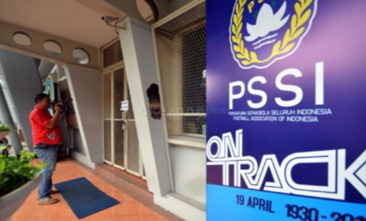 Ramai Petisi Mundur Ketua PSSI, Intip Berapa sih Gaji Iwan Bule Cs