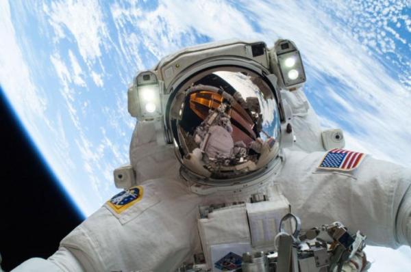 Ini Cara Komunikasi Astronot Dengan Bumi