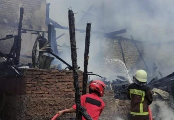 5 Rumah Hangus di Kabupaten Garut saat Kebakaran di Permukiman Padat Penduduk