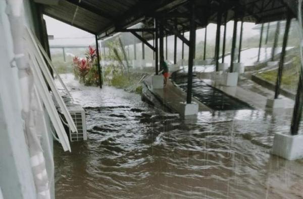 Akibat Tidak Ada Drainase RSUD Borong Terendam Banjir