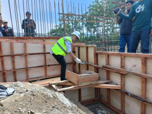 Masmindo dan Bupati Luwu Letakkan Batu Pertama Pembangunan Jembatan Baru Lekopini