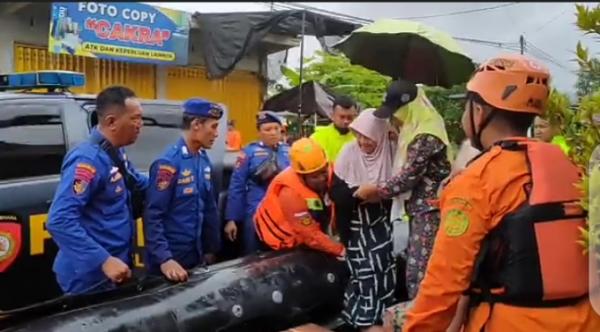 Banjir Blitar Dikhawatirkan Meluas, Tahanan Polisi Dievakuasi