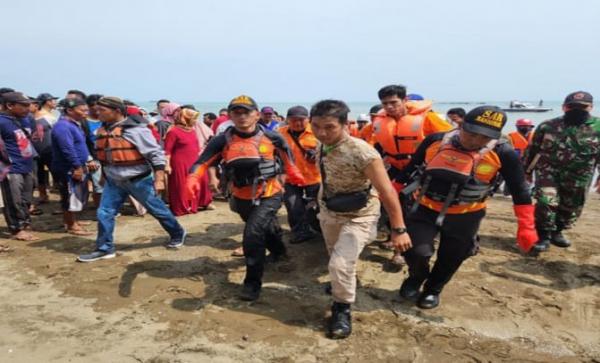 Satu Penumpang Perahu Terbalik di Batang Ditemukan Tim SAR  Sudah Tewas