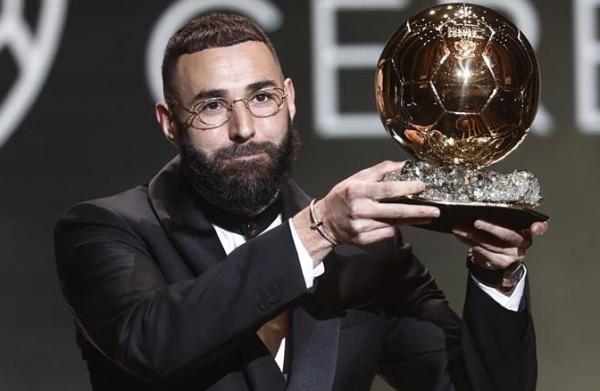 Wow! Ungguli Mane dan De Bruyne, Karim Benzema Menangkan Ballon d'Or 2022