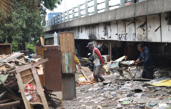 Pemkot Tutup Total Kampung 1001 Malam Bawah Tol Dupak, Ini Nasib Penghuninya