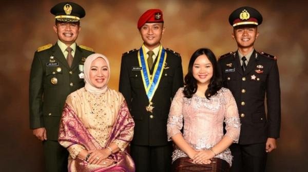 Kisah Inspiratif: Jendral TNI Ini Sukses Didik Anak Hingga Lulus AKPOL dan AKMIL