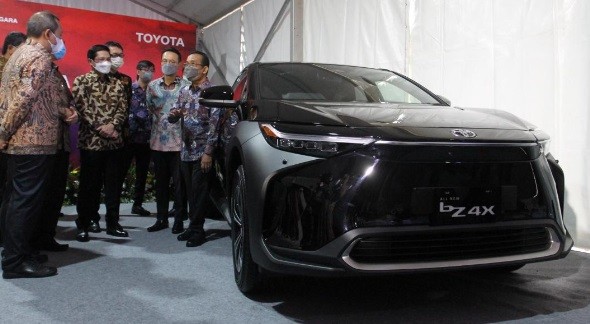 Dukung Perhelatan KTT G20 Bali, Toyota Serahkan BZ4X dan Lexus UX300e
