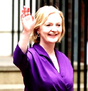 Baru 45 Hari Menjabat  Liz Truss, Perdana Menteri Inggris mengundurkan Diri