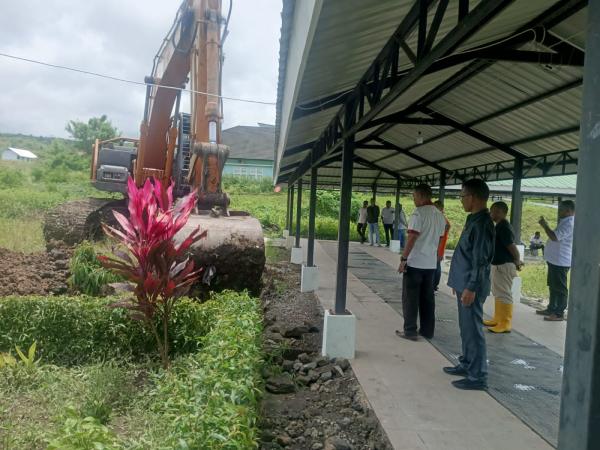 Pasca Banjir RSUD Borong, Politisi Perindo Tinjau Lokasi