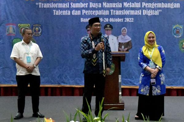 Hadiri Rakor Kepegawaian Kaltim, Ridwan Kamil Paparkan Resep Jabar Respons Disrupsi Digital