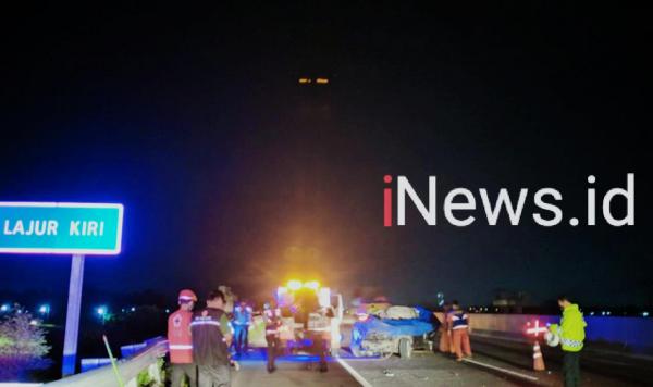 Mobil Vs Truk Tronton Terlibat Kecelakaan di Tol KM 528 A Sragen, 3 Orang Warga Blora Tewas