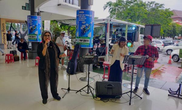 Surabaya Entertainer Club dan KAI Daop 8 Hadirkan Jazz On Stasion