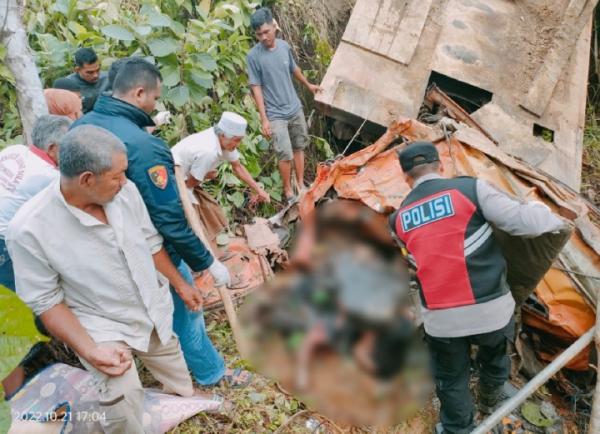 Trado Bawa Alat Berat di Aceh Terjun ke Jurang, Sopir Tewas Terjepit