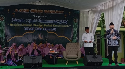Peringati Maulid Nabi Muhammad SAW, Al Azhar Cirebon Bershalawat
