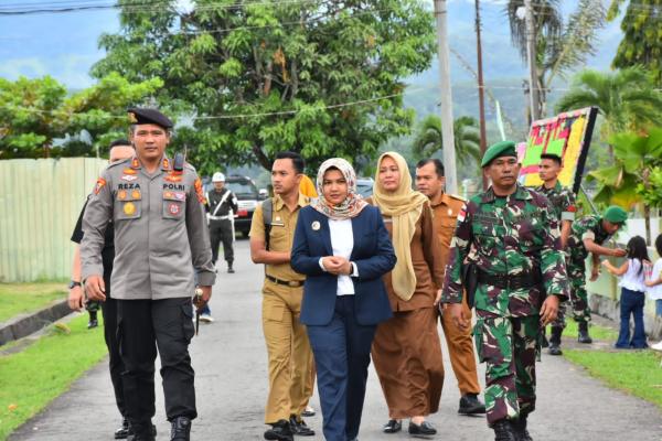 Wabup Madina Terharu, Keluarga Prajurit Sambut Kedatangan Satgas Pamtas RI-PNG 