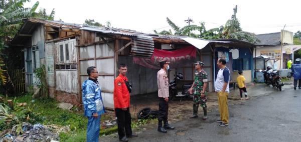 Angin Puting Beliung Terjang Gombang, Belasan Rumah dan Kios Rusak