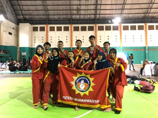 Delapan Mahasiswa UMKU Borong Juara Pencak Silat, Rektor: Kami Apresiasi dan Selalu Dukung Penuh!