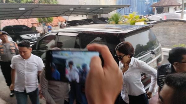 Terjerat Kasus UU ITE, Nyai Nikita Mirzani Resmi Ditahan di Rutan Serang