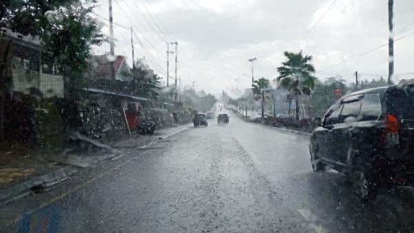 Pj Gubernur Heru Imbau Perusahaan Terapkan WFH saat Jakarta Dilanda Hujan Ekstrem