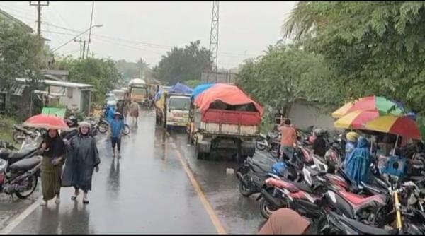Sempat Terendam Banjir, Jalan Nasional Penghubung Jateng -Jabar di Cilacap Telah Normal