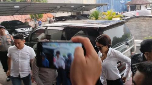 Nikita Mirzani Jalani Sidang Perdana Offline di PN Serang, Kasus Pencemaran Nama Baik Dito Mahendra