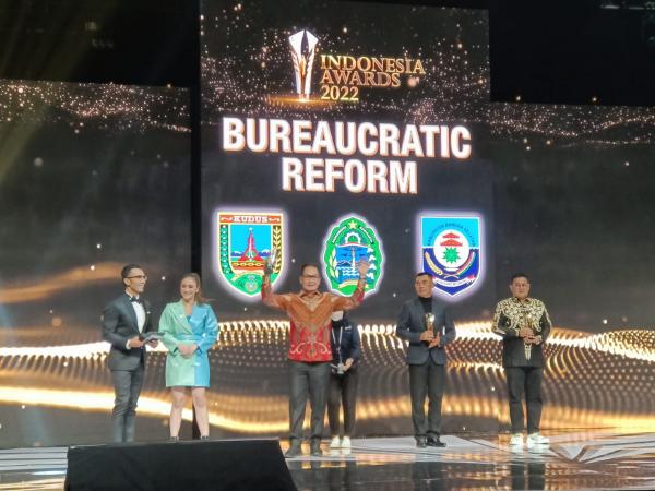 Kerja Keras Bupati Kudus Berbuah Penghargaan Indonesia Awards