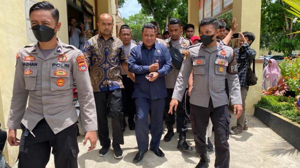 Terjerat Kasus Korupsi PKBM, Anggota DPRD Bima Resmi Ditahan di Sel Tahanan Polres Bima Kota