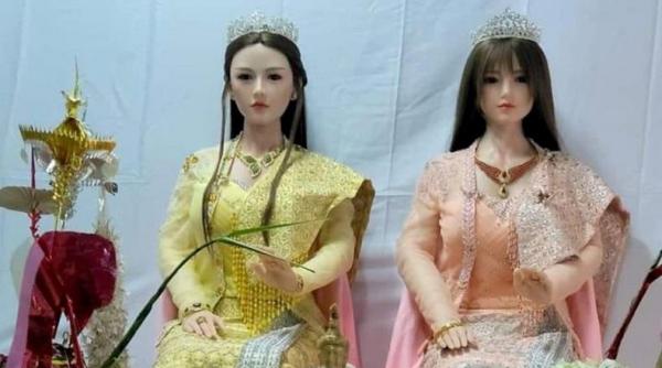 Ada-Ada Saja, Pria Ini Nikahi 2 Boneka Seks Perempuan Sekaligus dalam Upacara Agama Buddha