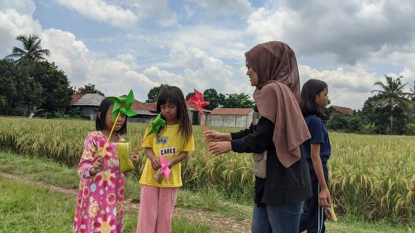 Peduli Dunia Pendidikan, Pemudi di Subang Dirikan Sekolah Rakyat Gratis untuk Anak-Anak