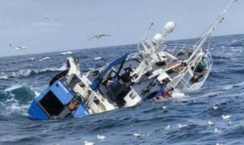 Astaga, Perahu Ditumpangi Wakil Ketua DPRD dan 2 Polisi Tenggelam di Perairan Majene