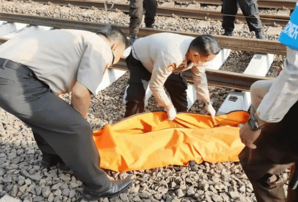 Pria Paruh Baya Tanpa Identitas Tewas Tertabrak Kereta di Tambun Bekasi