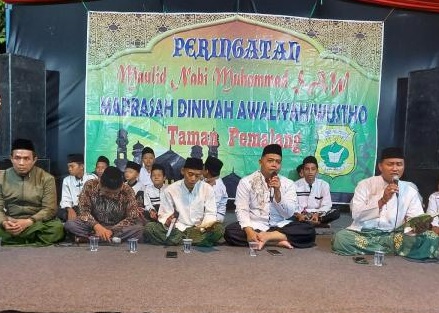 Yayasan Ribatul Muta'alimin Desa Taman Pemalang Gelar Maulid Nabi dan Santunan Yatim Piatu