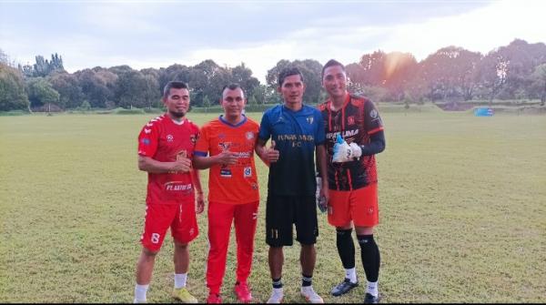 Road Show Camry Jabar Diramaikan Para Pemain Bintang Sepakbola Liga Indonesia