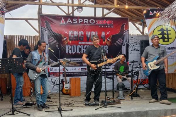 Deadline Band Gandeng Ari Kpin Kembali Ramaikan Event Gitaris Rumahan Garut (GRG)