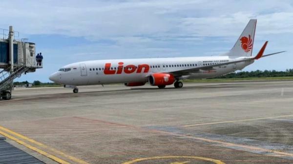 Pesawat Lion Air Nomor Penerbangan JT-330 Mengalami kebakaran di Mesin kiri