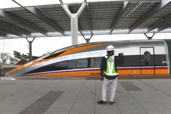 Kereta Cepat Jakarta - Bandung Akan Diuji Coba Hingga Kecepatan 80 Km/ Jam, test Teknologi Cina