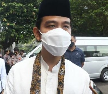 Siap Disanksi Presiden Jokowi, Karena Batalkan Beli Mobil Listrik, Gibran: Mending Buat Bangun Pasar