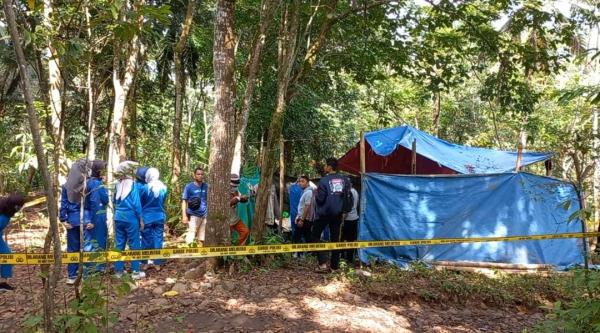 Autopsi Jenazah, Polisi Bongkar Makam Pria yang Tewas Mengenaskan di Cibalong