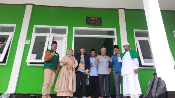 RH Kembali Bantu Fasilitas Pendidikan Ponpes Darul Hikam Al Rumbuky di Lombok Timur
