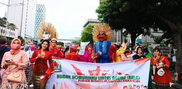 6.500 Wanita Berkebaya Ikuti Parade Budaya Nusantara di Jakarta yang Digelar BNPT RI