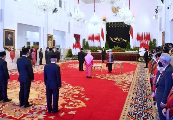 5 Tokoh Dianugerahi Gelar Pahlawan Nasional oleh Presiden Jokowi, Berikut Daftarnya!