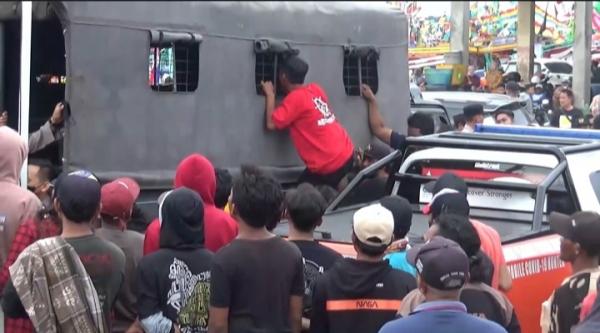 Tawuran Hiburan Musik Dangdut, Seorang Pemuda Diamankan Polisi