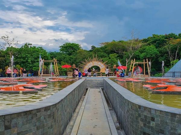 Talaga Langit: Tempat Wisata Kekinian di Cirebon, Ada Kolam Renang VVIP hingga Museum Santet