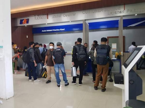 KA Divre IV Tanjung Karang Minta Maaf Perjalanan Kereta Api Terganggu Gara-gara Kecelakaan